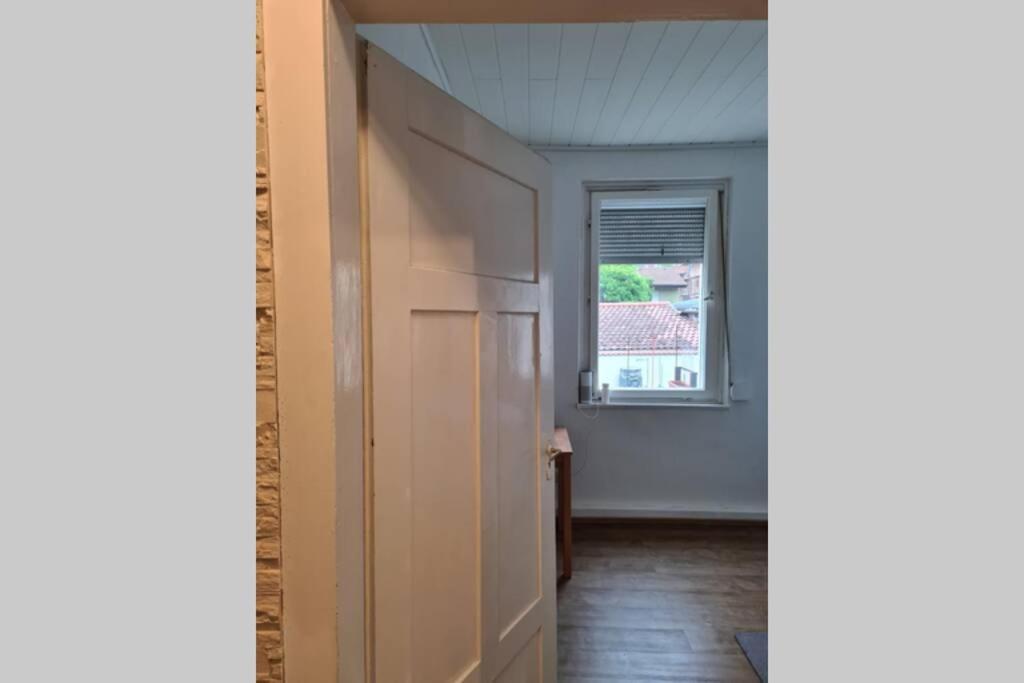 Charmantes Helles Zimmer Zentrumnah Und Naturnah Goppingen Bagian luar foto