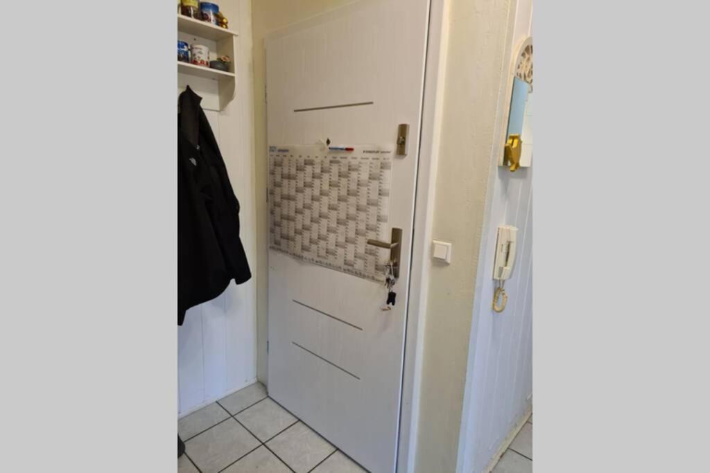 Charmantes Helles Zimmer Zentrumnah Und Naturnah Goppingen Bagian luar foto