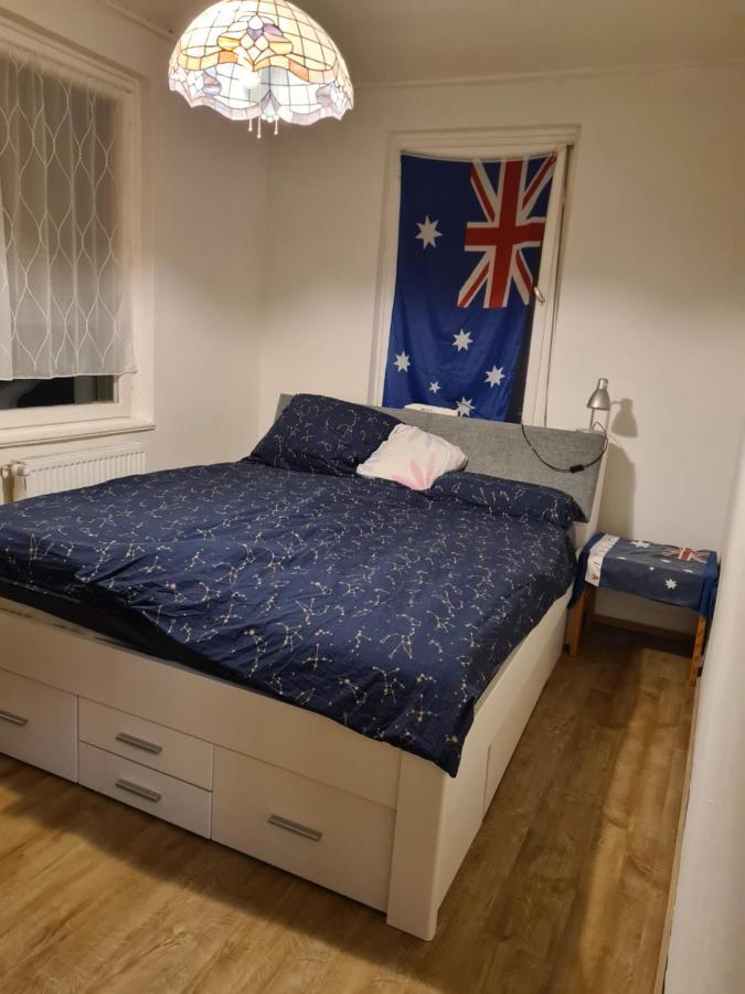 Charmantes Helles Zimmer Zentrumnah Und Naturnah Goppingen Bagian luar foto